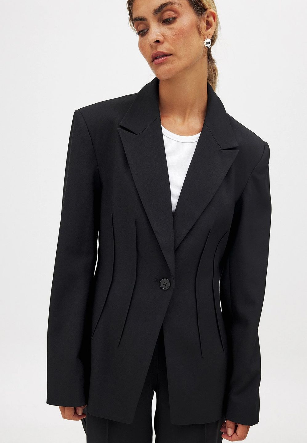 Taliowana marynarka czarna NA-KD