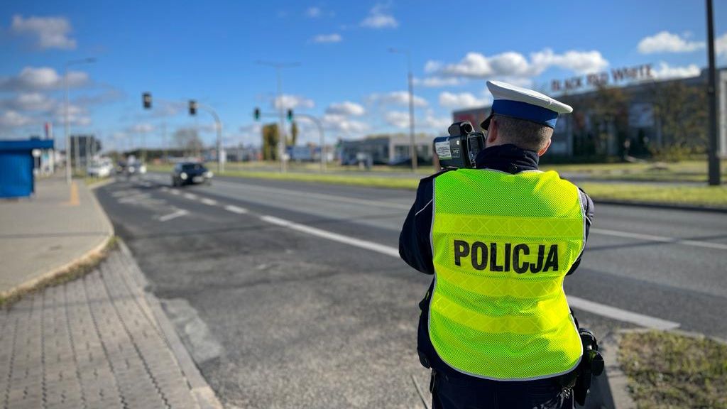 Policjant z "suszarką"