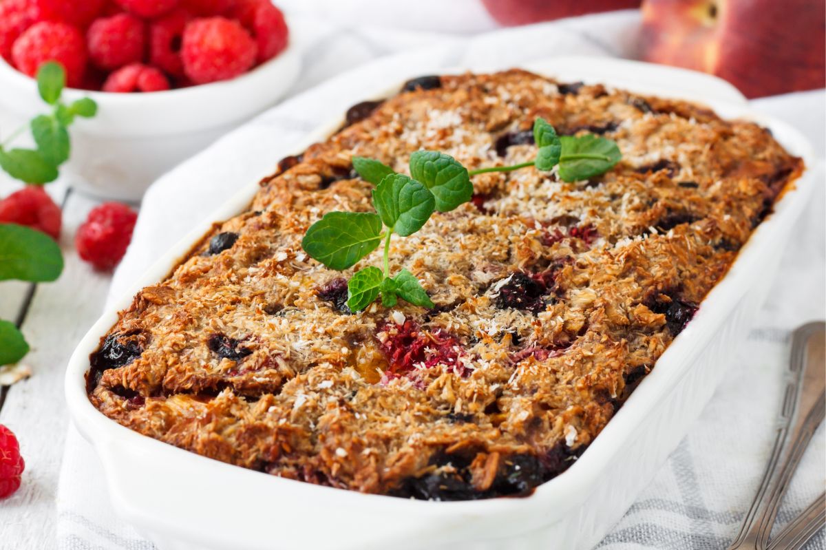 Revolutionize your breakfast. The rise of the oatmeal fruit casserole