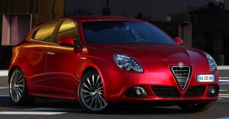 Alfa Romeo Giulia z silnikiem Chryslera?
