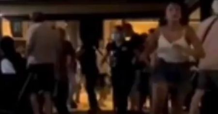 Dantejskie sceny tuż po otwarciu kurortu. Hiszpania złagodziła restrykcje