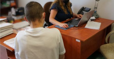Świętochłowice. Z samochodów zrobił sobie cel, potem agresję wyładował na policjantach