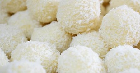 Przepis na cytrynowo-kokosowe ciasteczka. Szybkie i bez pieczenia
