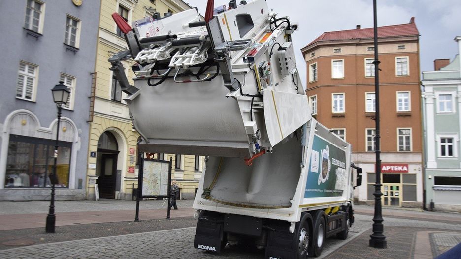 Wałbrzych kupił dziewięć supernowoczesnych śmieciarek. Sam będzie woził swoje odpady do utylizacji