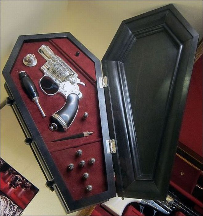 Ponad 20 zestawów do polowania na wampiry 34