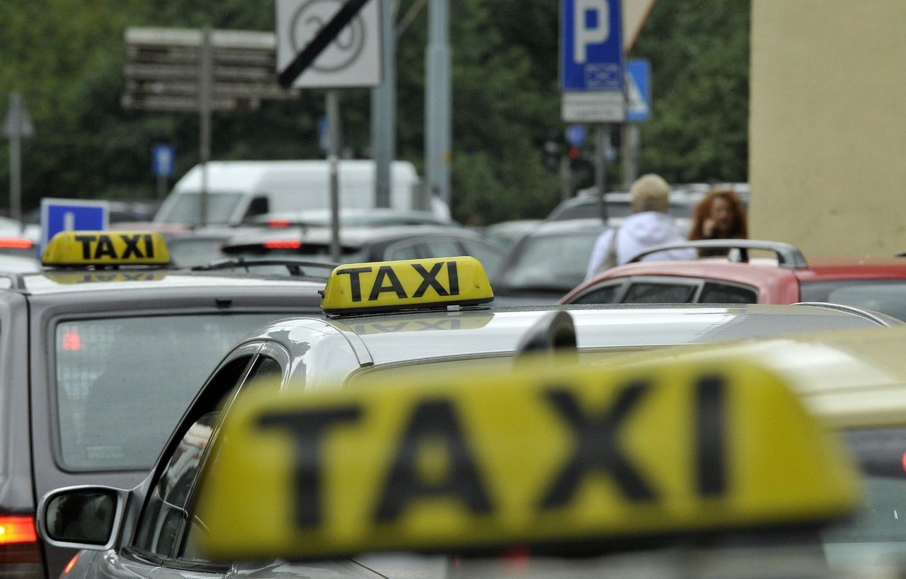 Co dzieje się na rynku przewozu osób? Tak mało taksówek jeszcze nigdy nie było