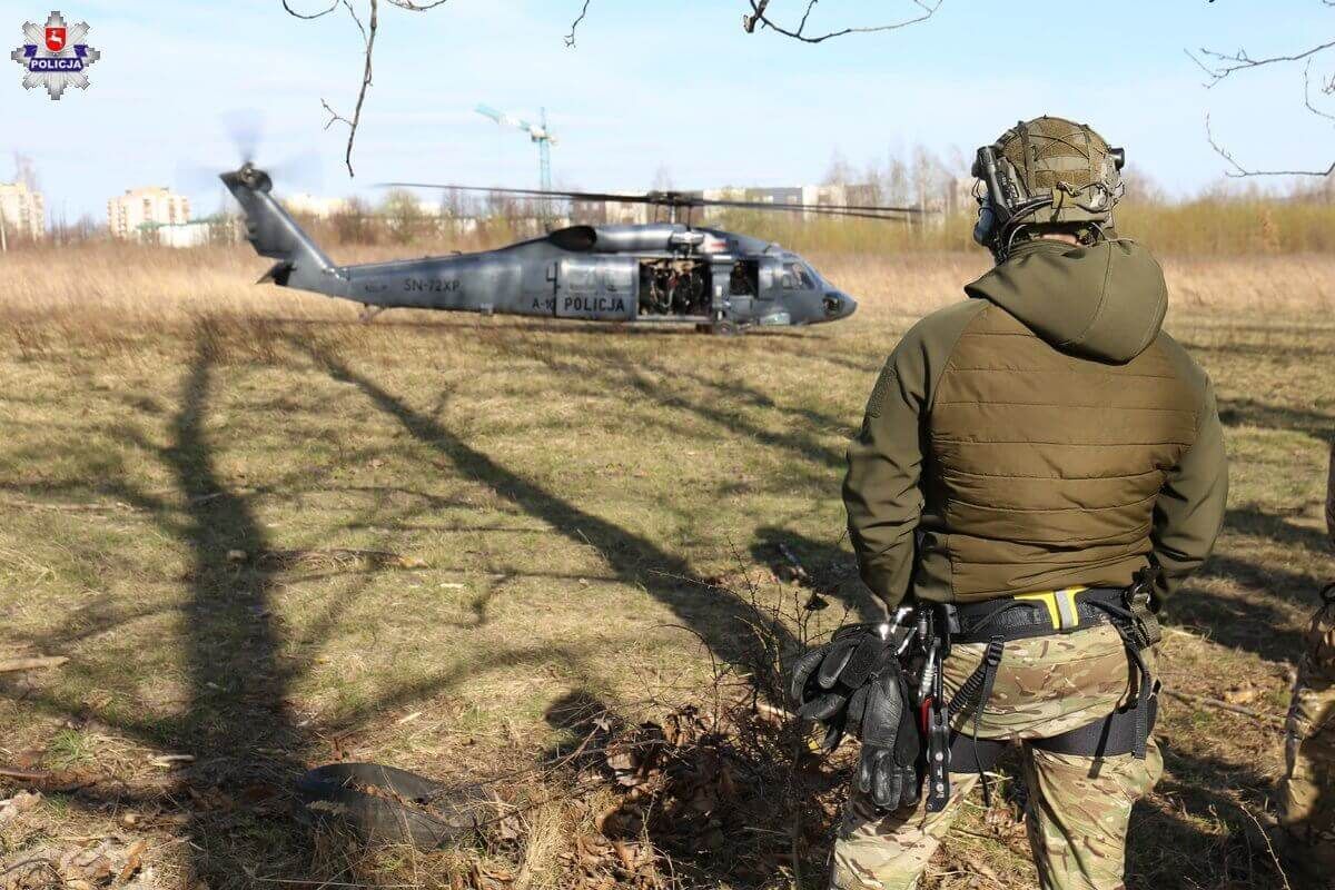 policyjny śmigłowiec BLACK HAWK