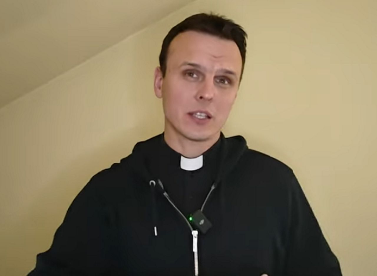 Tyle zarabia za 15 godzin religii w szkole. Ksiądz podał konkretną kwotę