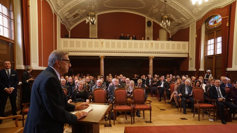 Jubileusz profesora świętowano podczas spotkania w Auli Lubrańskiego Collegium Minus