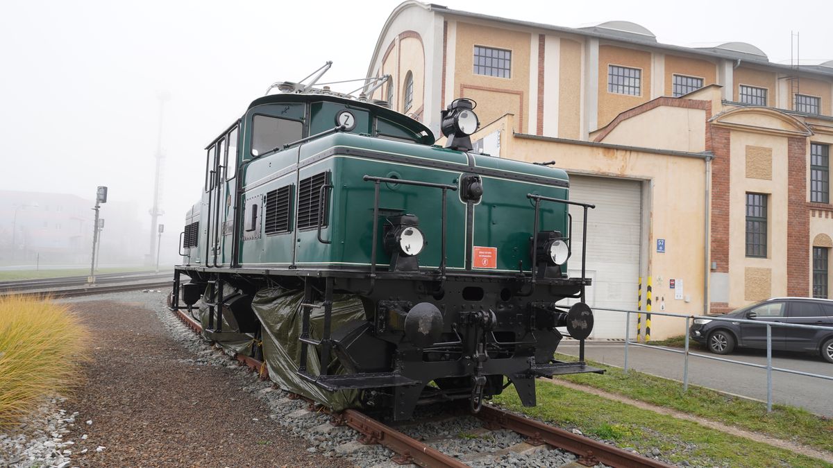 Lokomotywa elektryczna serii E 424.0 z 1927 r.