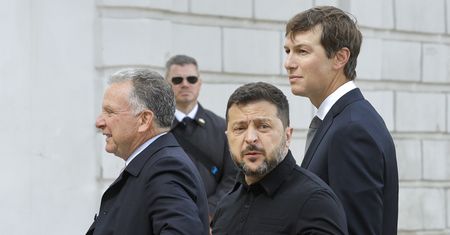 Zełenski po rozmowach z wysłannikami Trumpa. "Celem trójstronne negocjacje"