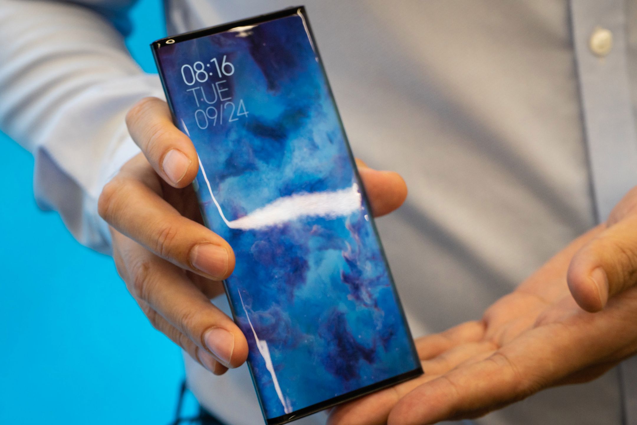 Xiaomi Mi Mix Alpha: telefon rodem z sci-fi pojawił się w Warszawie 5