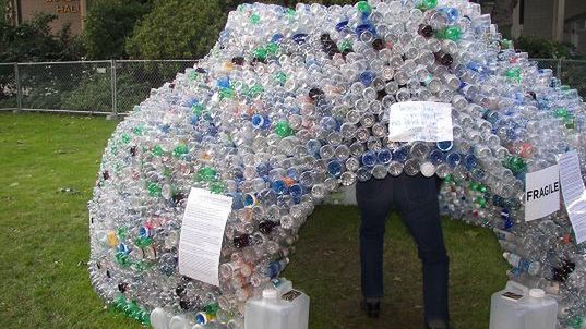 Igloo z butelek PET 1