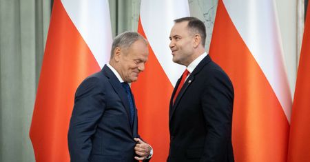 Sondaż: Polacy oczekują współpracy Nawrockiego i Tuska