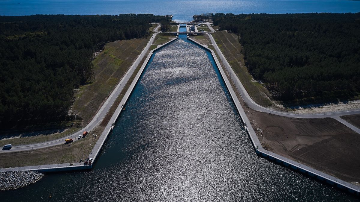 Przekop Mierzei Wiślanej czeka na turystyczne rejsy. Czy się doczeka?