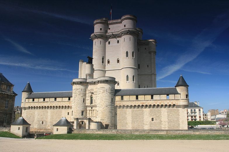 Rosjanki chciały zwiedzić francuski zamek. Usłyszały, że nie wejdą