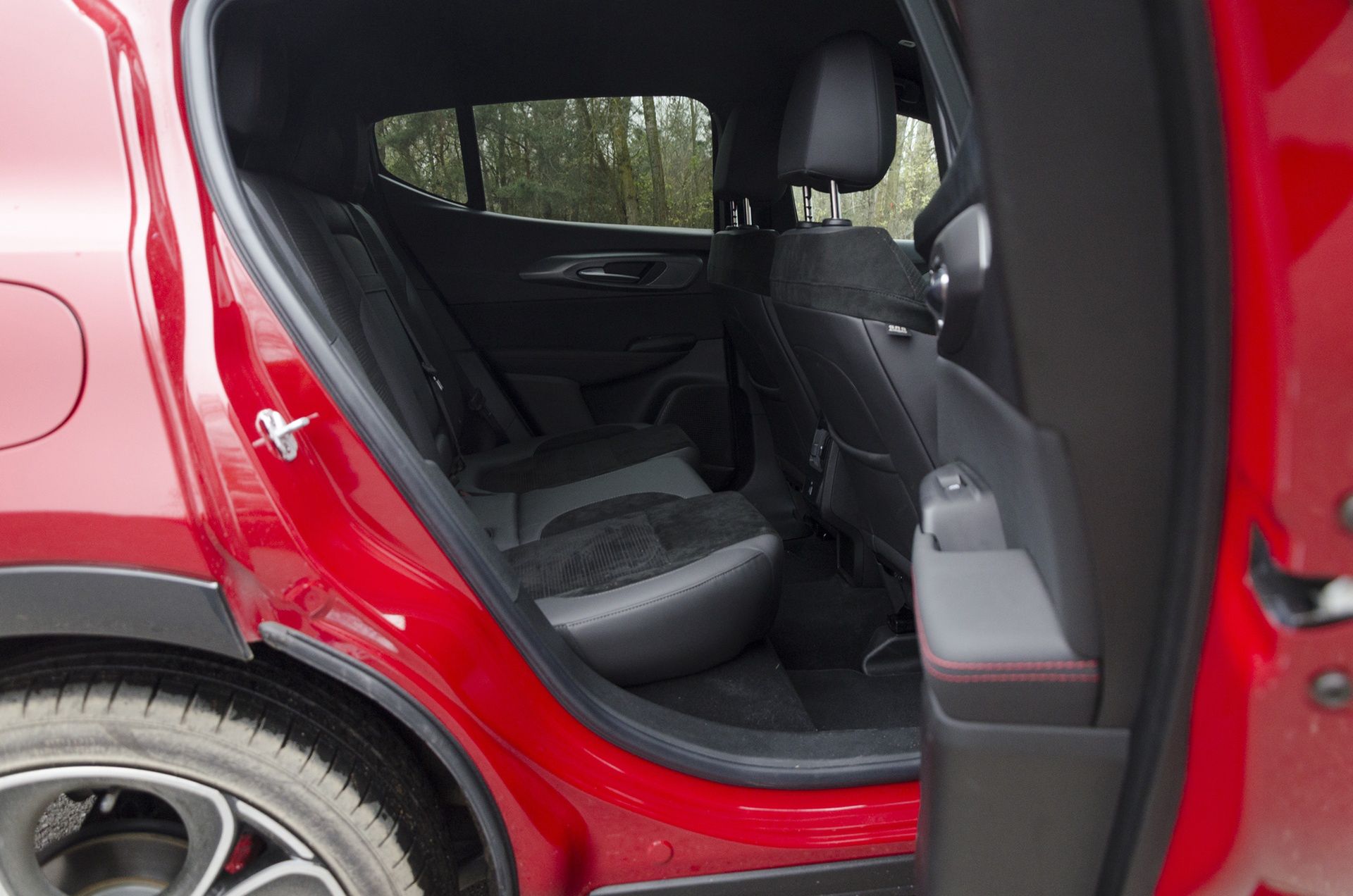 Alfa Romeo Tonale vs. Range Rover Evoque