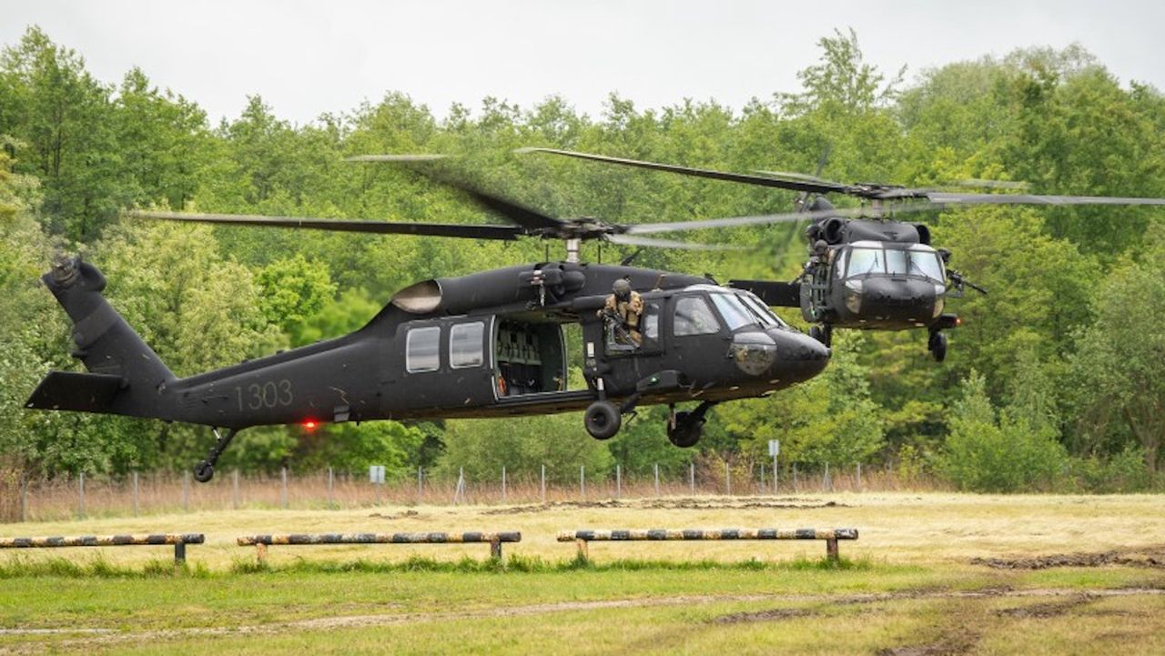 Śmigłowce S-70i Black Hawk