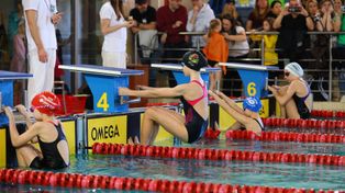 Kielce: Ogólnopolskie Zawody Pływackie o Puchar Prezydenta Kielc rozpoczęły się na pływalni Orka. Blisko 200 młodych zawodników rywalizuje w wodzie