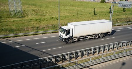 Pakiet mobilności przyjęty. Polscy eurodeputowani przegrali w Parlamencie Europejskim