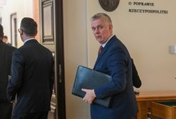 Siemoniak stanowczo: najmocniejsze tezy raportu dotyczą Macierewicza