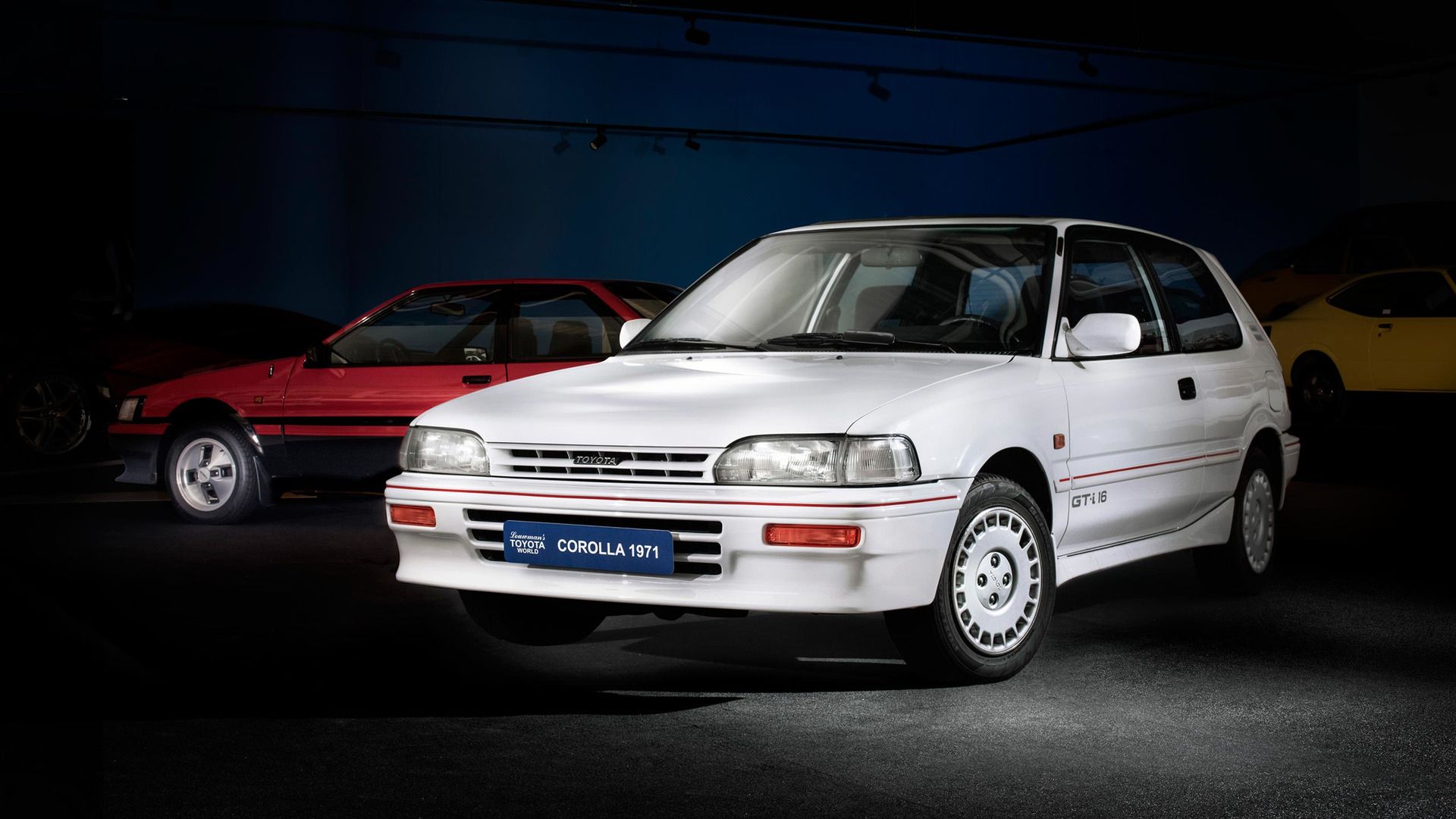 Corollę GTI 16 wyposażono w zmodyfikowaną jednostkę 1.6 4A-GE, czyli kultowy silnik AE86. Rozwija moc 125-130 KM i zapewnia temu lekkiemu hatchbackowi świetne osiągi.
