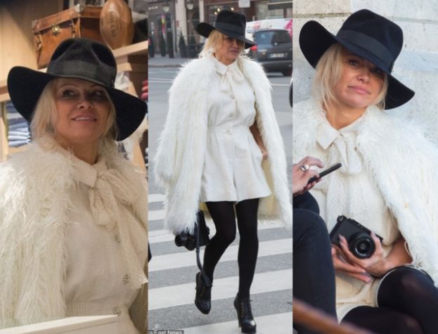 Pamela Anderson zwiedza Paryż w białym futrze i kapeluszu (ZDJĘCIA)