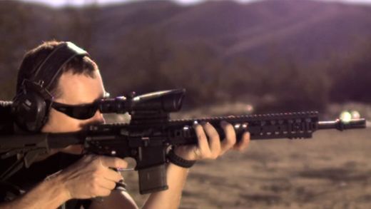 Smartfony vs broń palna, czyli naprawdę ekstremalne testy wytrzymałościowe w superslow motion 1