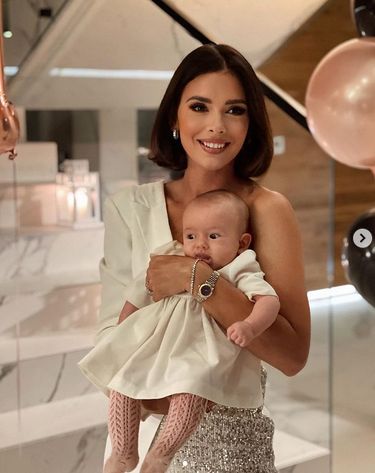 Klaudia Halejcio z córką