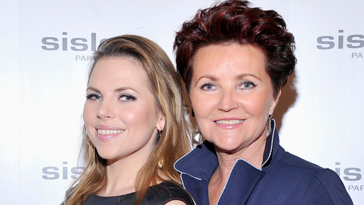 Aleksandra Kwaśniewska pokazała "pocztówkę z wakacji". Patrzymy w odbicie w okularach i tu zaskoczenie