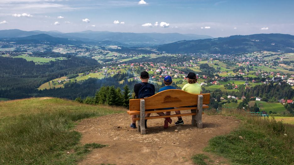 Widok na Koniaków z najwyższego punktu wsi