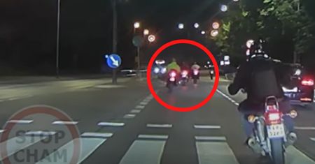 Ruszyli ze świateł. I nagle wywrotka. Motocykliści nagrani
