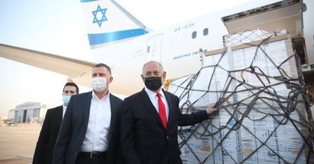 Szczepionka na COVID. Izrael przyspiesza, lecz nie pomoże okupowanej Palestynie
