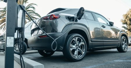 Planujesz zakup auta elektrycznego? Nadchodzą zmiany w cenach