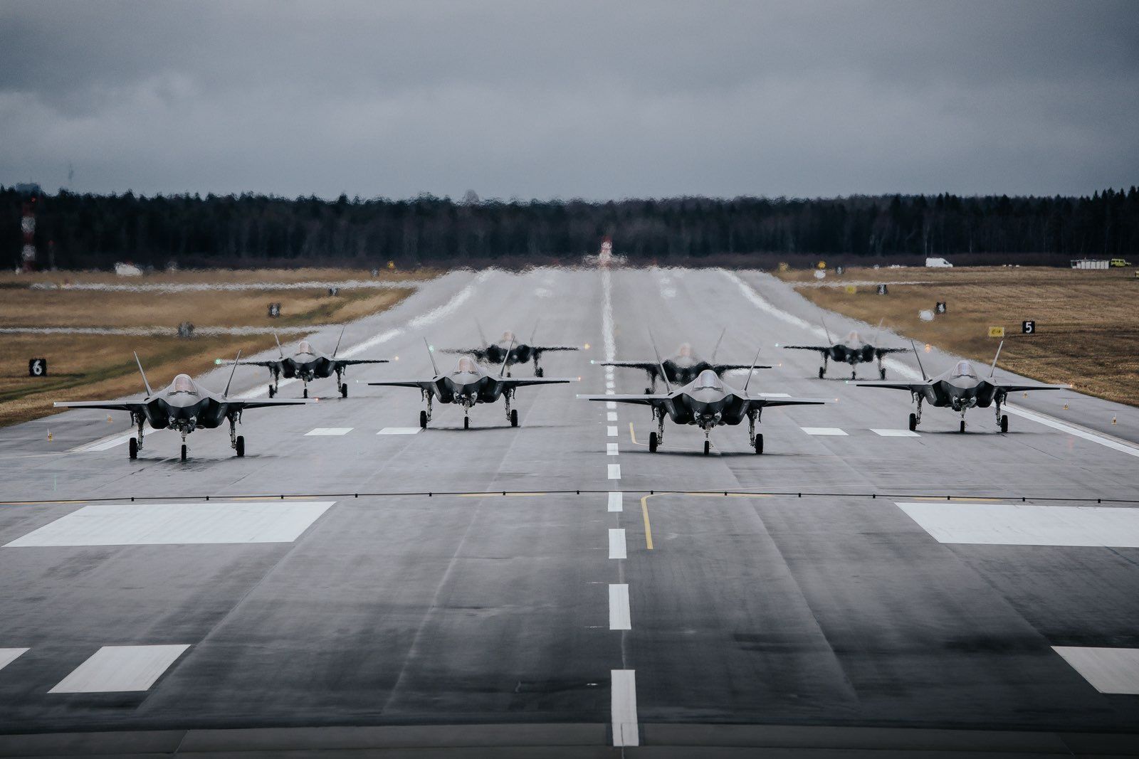 F-35 w bazie lotniczej Åmari, zdjęcie ilustracyjne