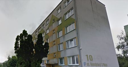 Jarocin. Mieszkańcy bloku żyją w strachu. Nie pomógł nawet egzorcysta