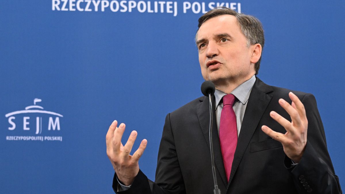 Prokuratura potwierdza: Ziobro został przesłuchany w sprawie FS