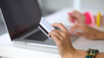 Polecaj konto lub kartę kredytową w Citi Handlowym. I zarabiaj!