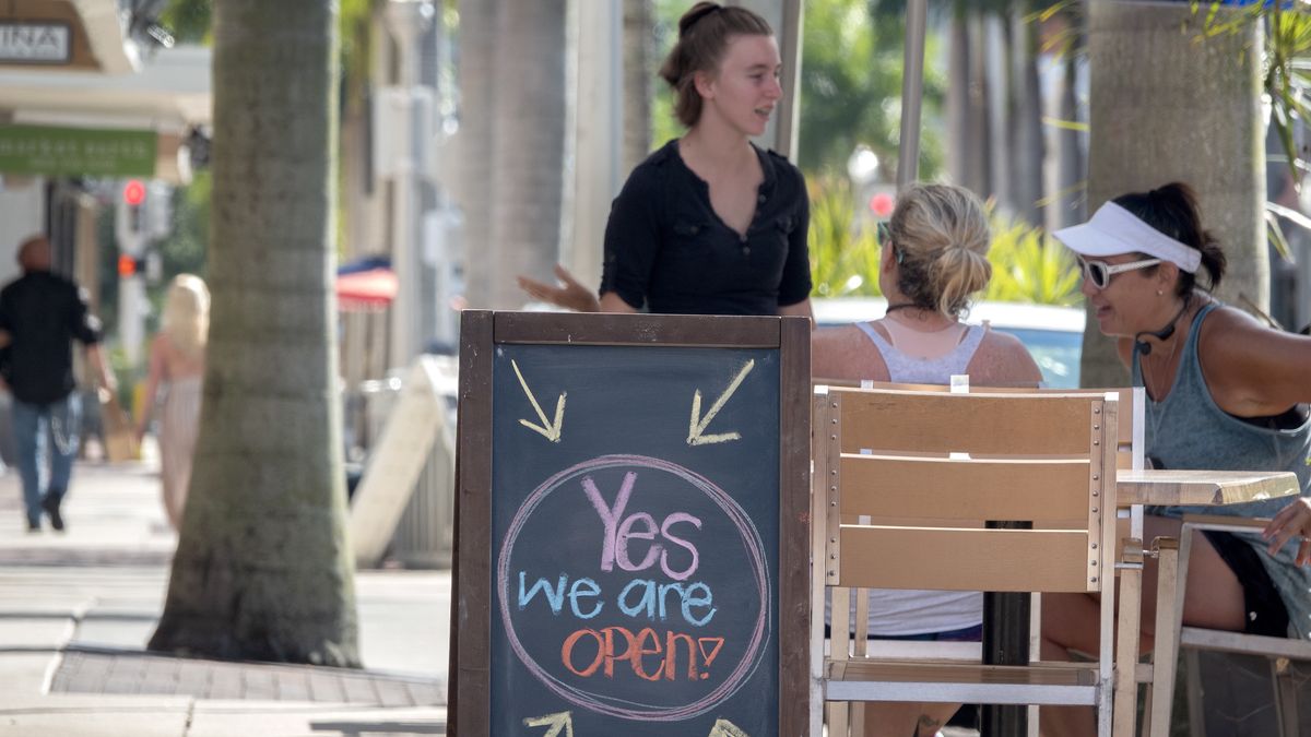 Restauracje będą mogły przyjąć klientów w ogródkach barowych (zdjęcie ilustracyjne).