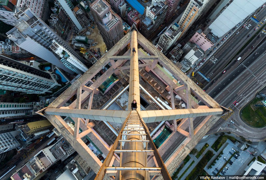 Rosjanie na dachach Hongkongu. Lęk wysokości? Oni z pewnością go nie znają! 10
