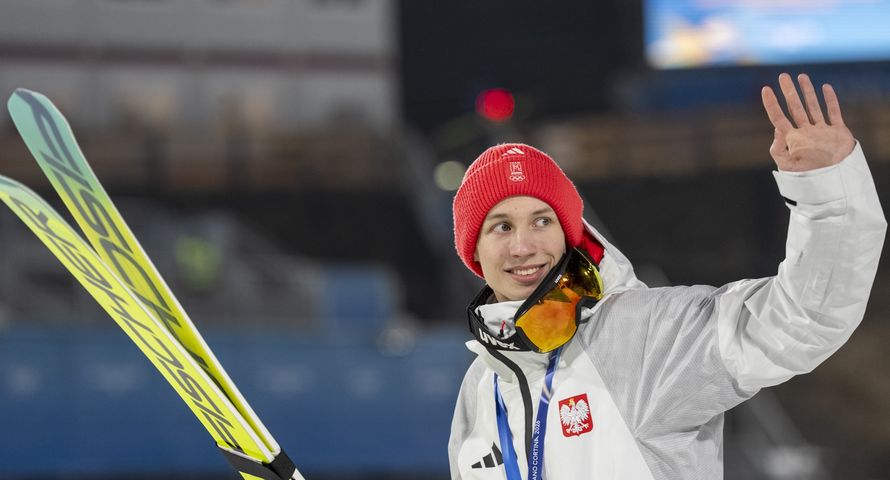 Sukcesy Kacpra Tomasiaka zwiększają widownię skoków