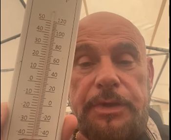 40 stopni w namiocie Biedronki. Od razu wezwał policję