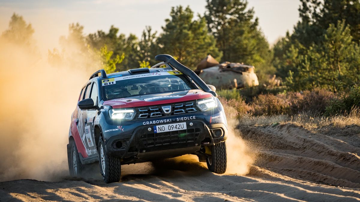Dacia Duster sprawdza się w offroadzie, ale Dakar to "nieco" wyższa liga