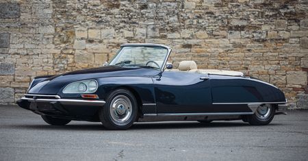 Citroën DS21 Décapotable to czyste piękno na kołach. Jedna sztuka właśnie trafiła na sprzedaż