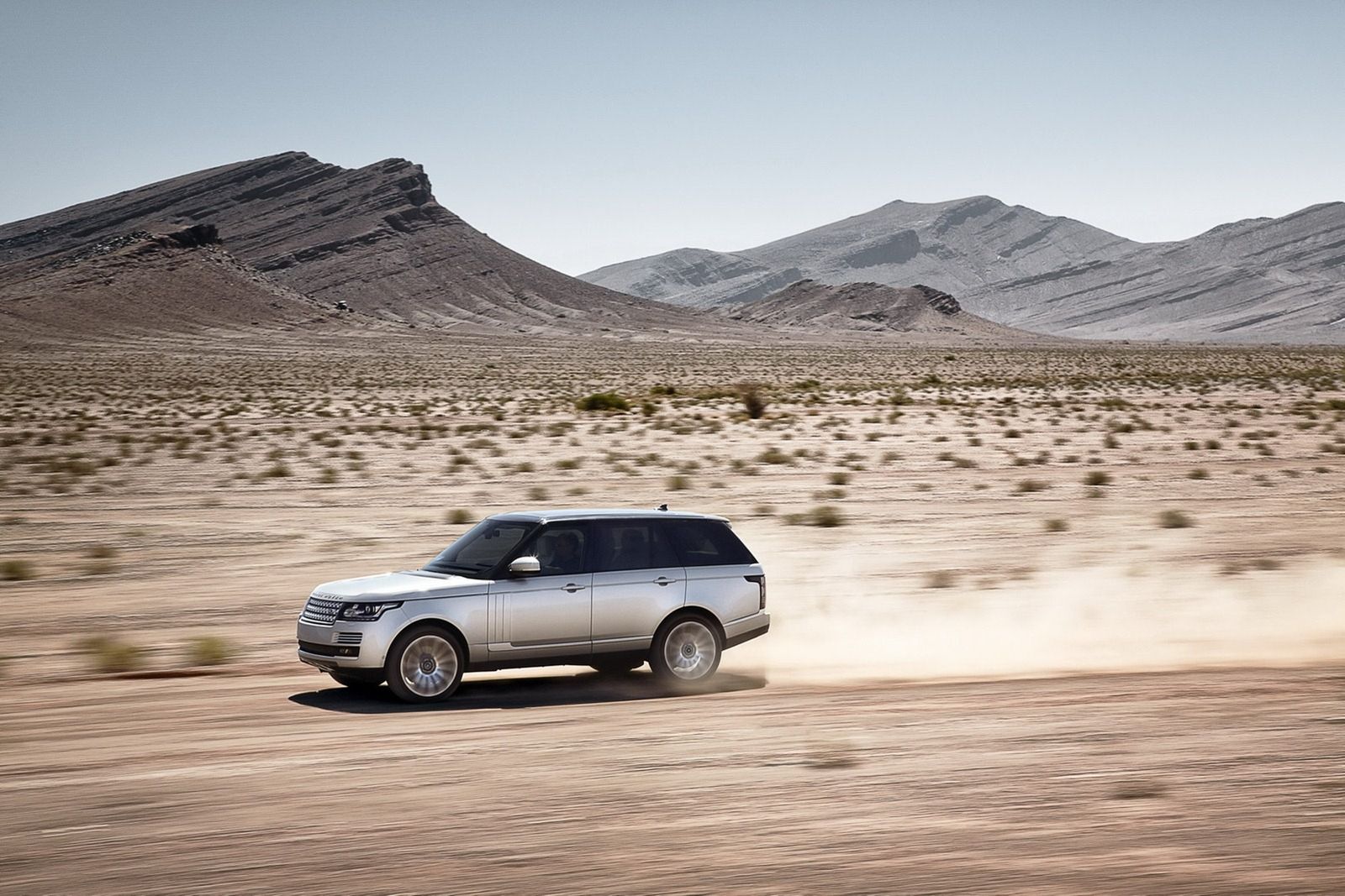 Nowy Ranger Rover (2013) w obszernej galerii 46