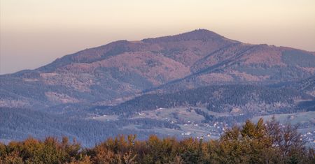 Beskid Wyspowy. Turysta poszukiwany przez pół nocy spał w hotelu