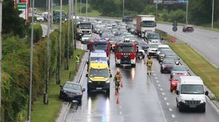 Kolizja i duże utrudnienia na al. Sobieskiego we Wrocławiu. Zobacz szczegóły