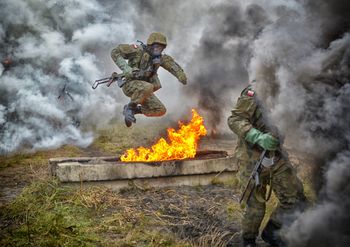 Szkolenia obronne w 2025 roku - jak się zapisać i co zawierają?