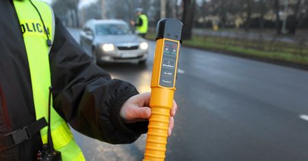 Alkomaty nie działały. Kobieta i tak wsiadła za kierownicę