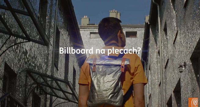 ING przerabia nośniki reklamowe na gadżety ekologiczne